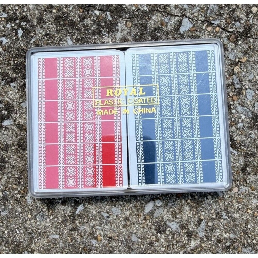 Vintage 2 Pack of Royal Playing Cards in Case 100% Plastic Washable Waterproof